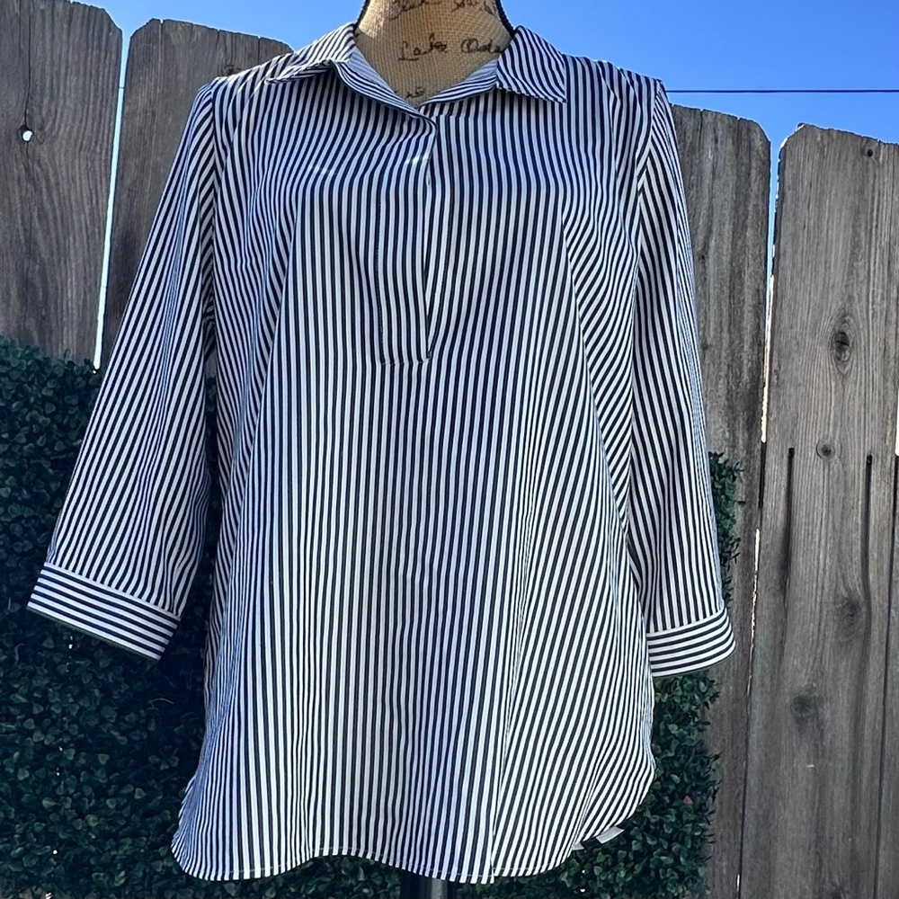Chico's Navy & White Striped 3/4 Button back. Bundle 2 = 20% off w/ free ship